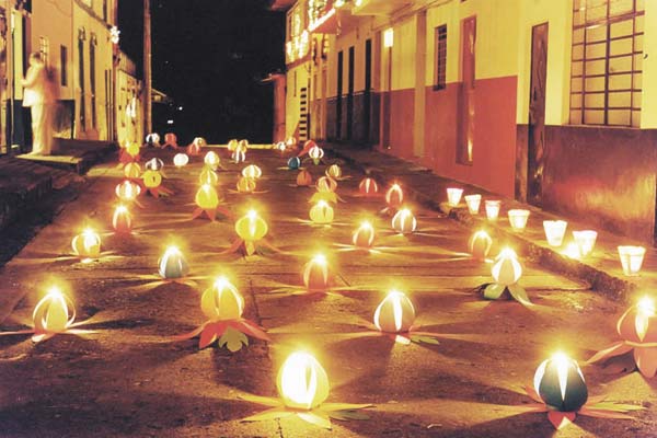 El Dia de las Velitas en Quimbaya, Colombia