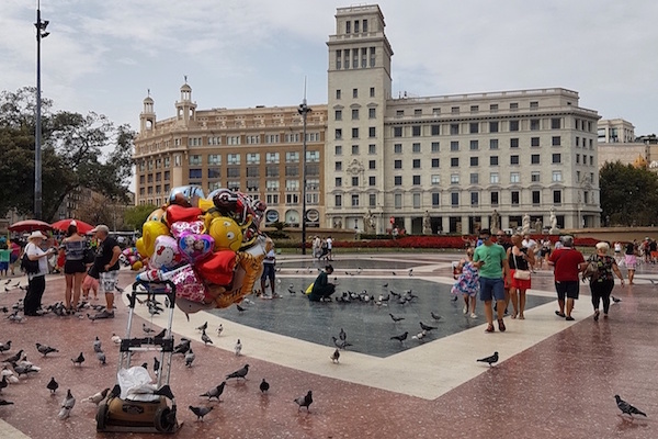 Una Foto #Throwback de Nuestro Viaje a Europa el Verano Pasado: Barcelona, Espana