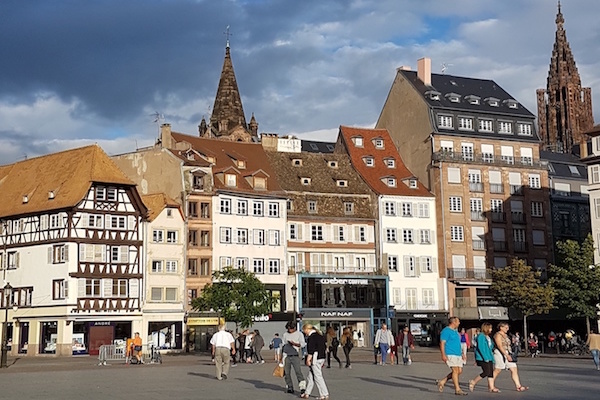 Una Foto #Throwback de Nuestro Viaje a Europa el Verano Pasado: Estrasburgo, Francia